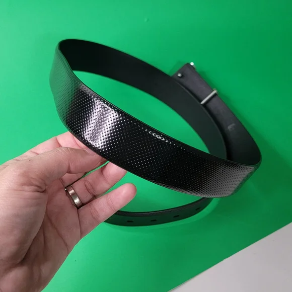 Tommy Hilfiger Genuine Leather Mens Belt Black with Silver Buckle - Picture 8 of 8